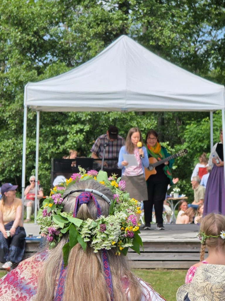 Matilda håller sommar tal på Kvarngården