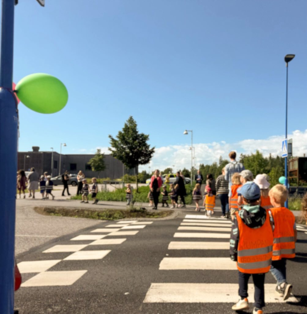 Övergångsställe vid Adolfsbergsskolan